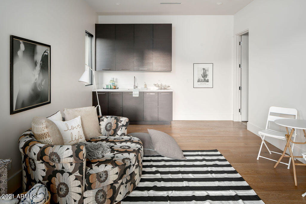 RITZ-CARLTON PARCEL B - Residential