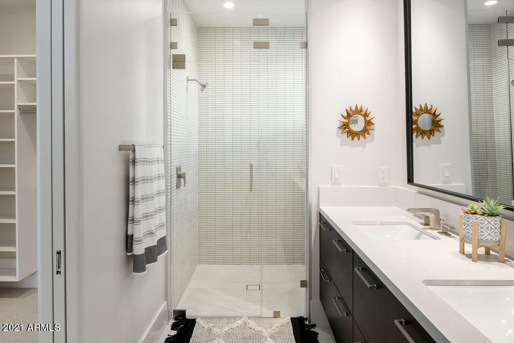 RITZ-CARLTON PARCEL B - Residential