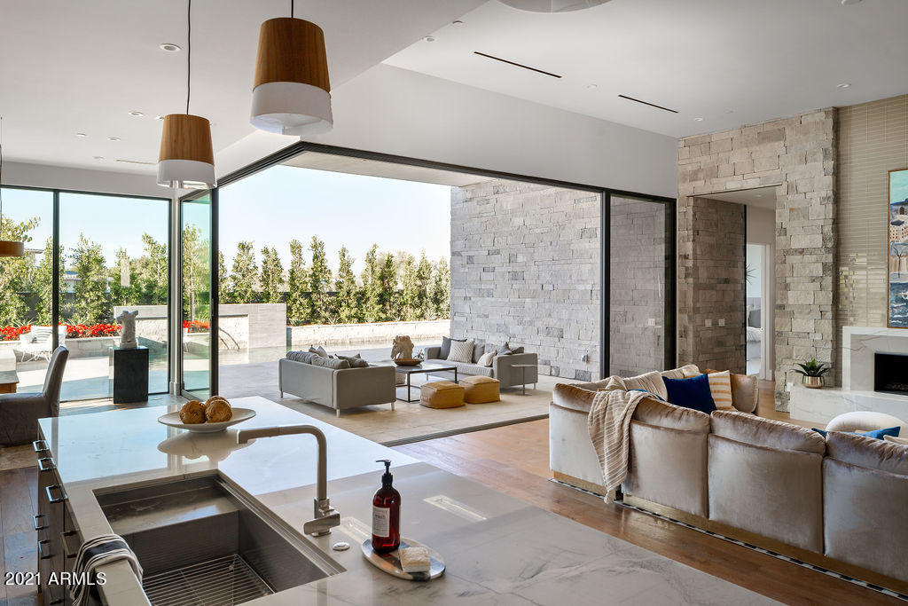 RITZ-CARLTON PARCEL B - Residential