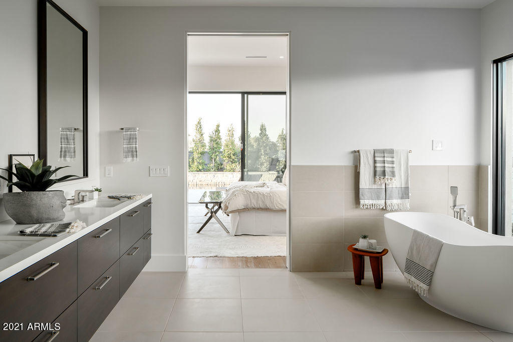 RITZ-CARLTON PARCEL B - Residential