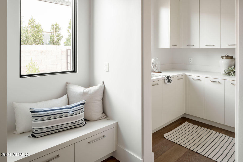 RITZ-CARLTON PARCEL B - Residential