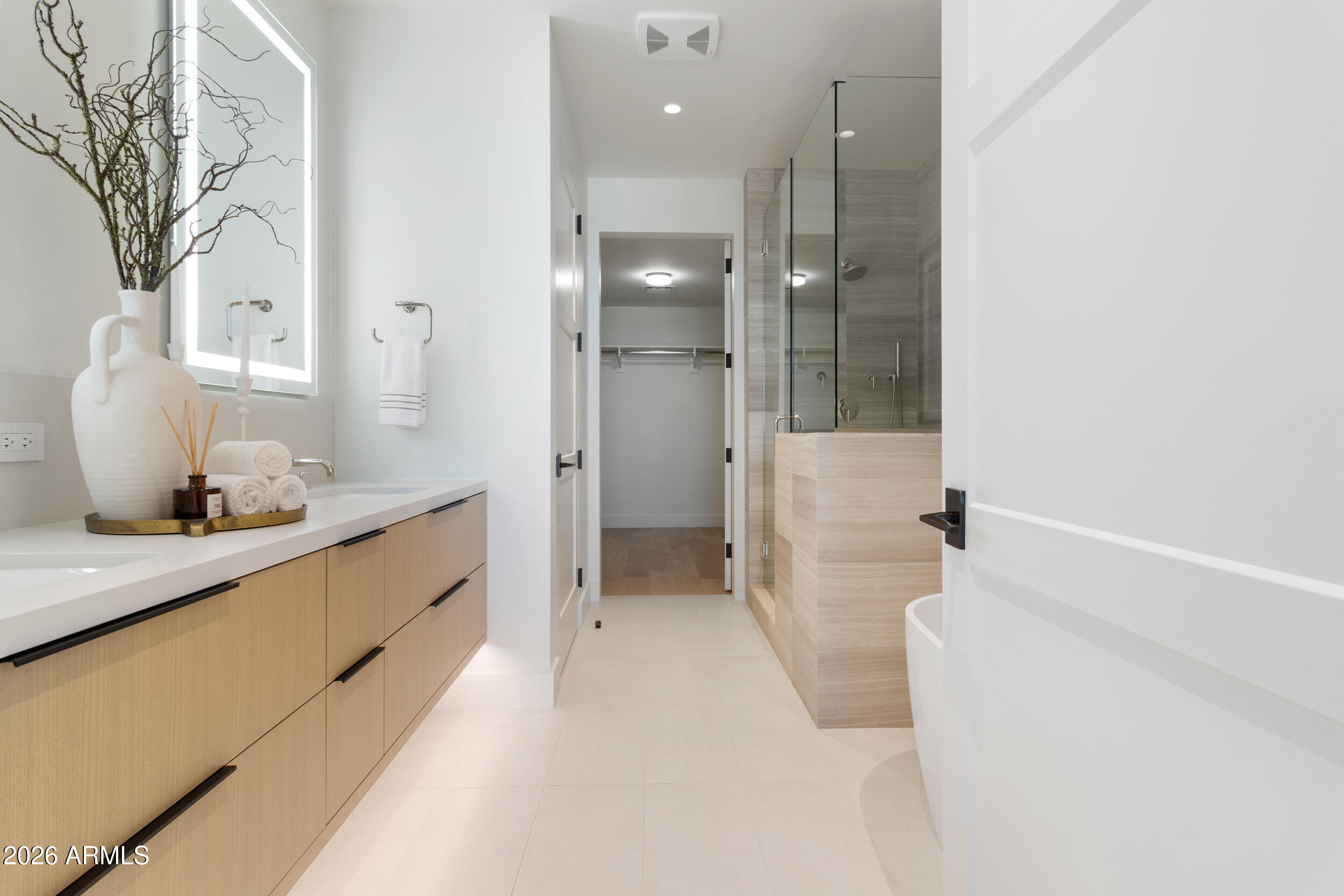 ASCENT AT THE PHOENICIAN CAMELBACK RESIDENCES COND - Residential