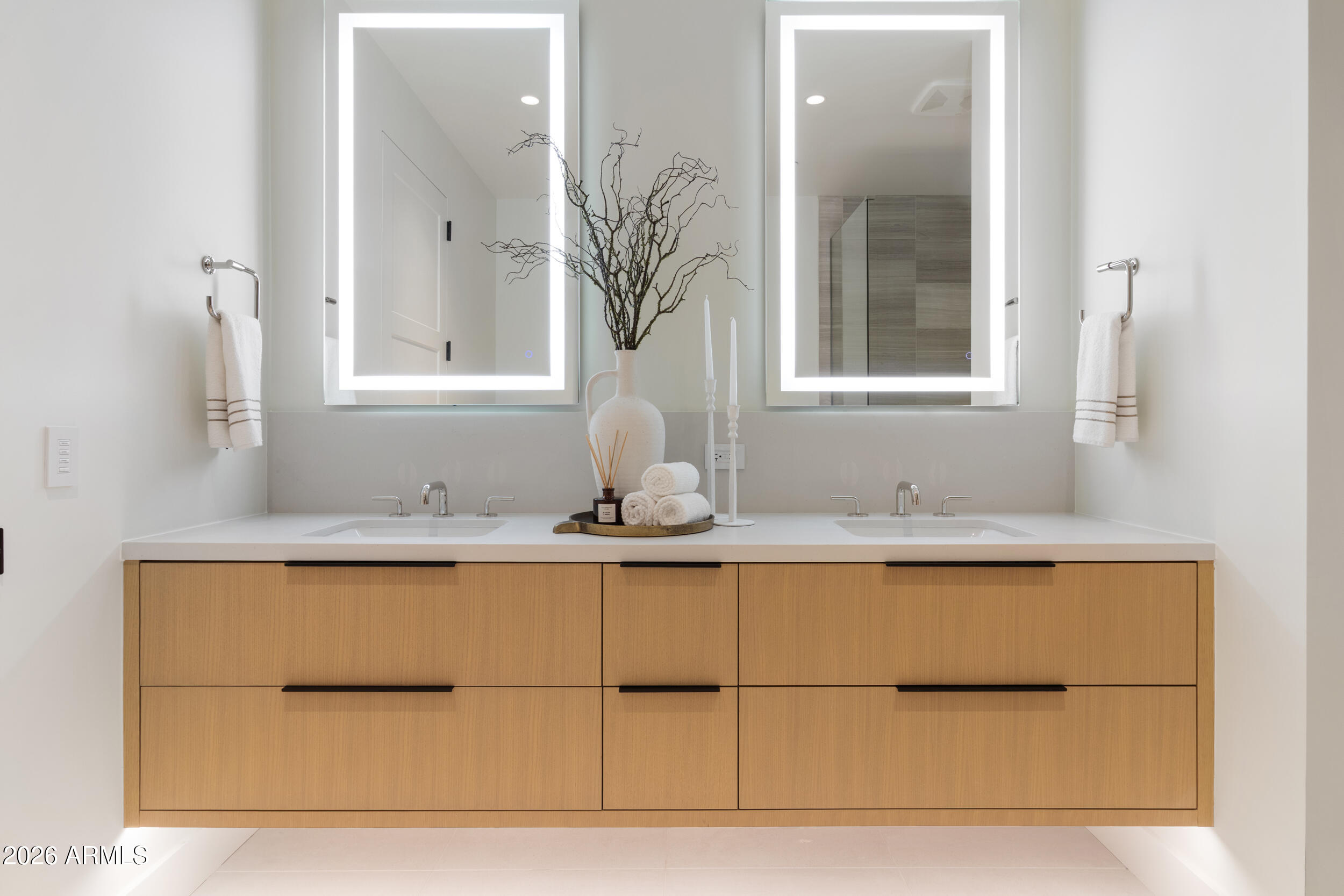 ASCENT AT THE PHOENICIAN CAMELBACK RESIDENCES COND - Residential