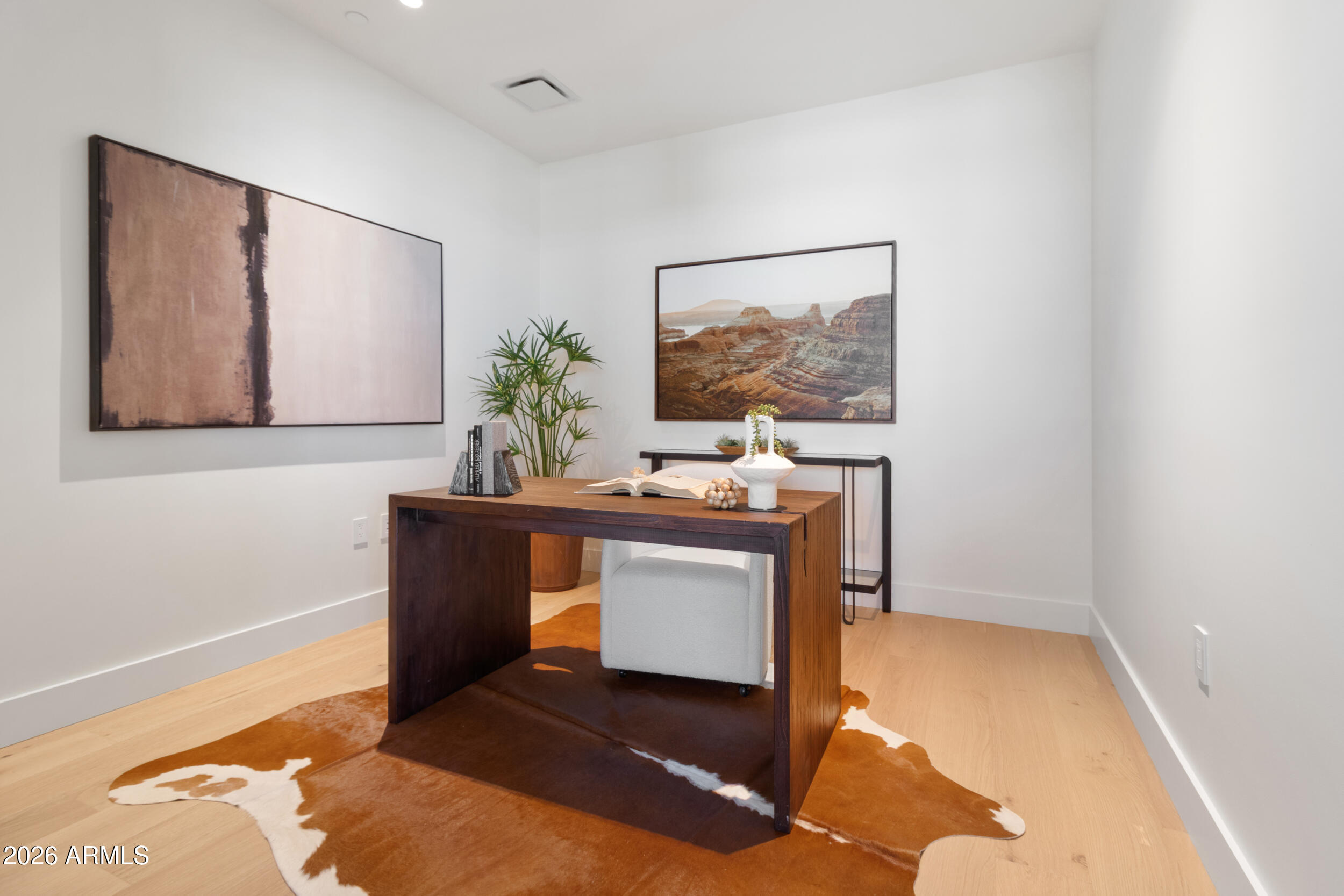 ASCENT AT THE PHOENICIAN CAMELBACK RESIDENCES COND - Residential