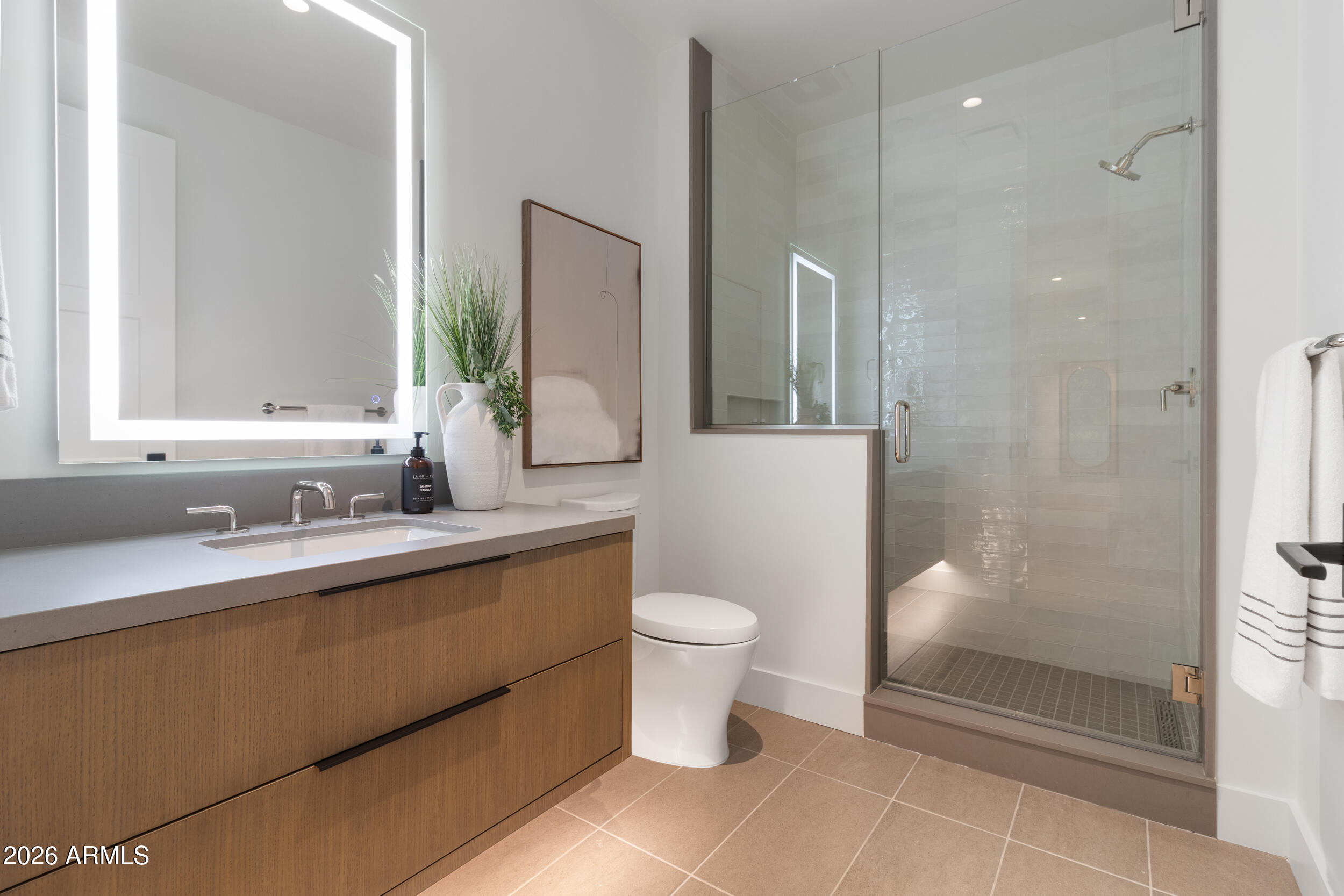 ASCENT AT THE PHOENICIAN CAMELBACK RESIDENCES COND - Residential
