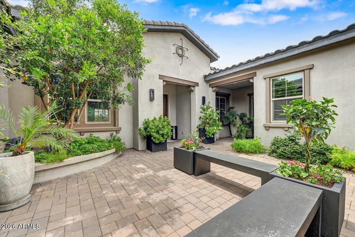 LONE MOUNTAIN - Residential