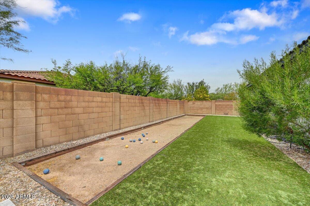 LONE MOUNTAIN - Residential