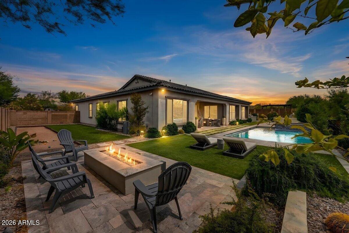 LONE MOUNTAIN - Residential