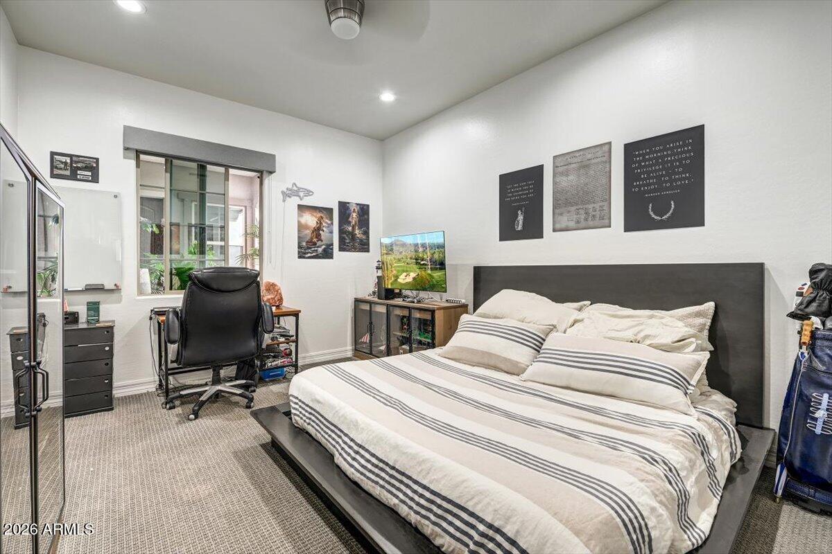LONE MOUNTAIN - Residential