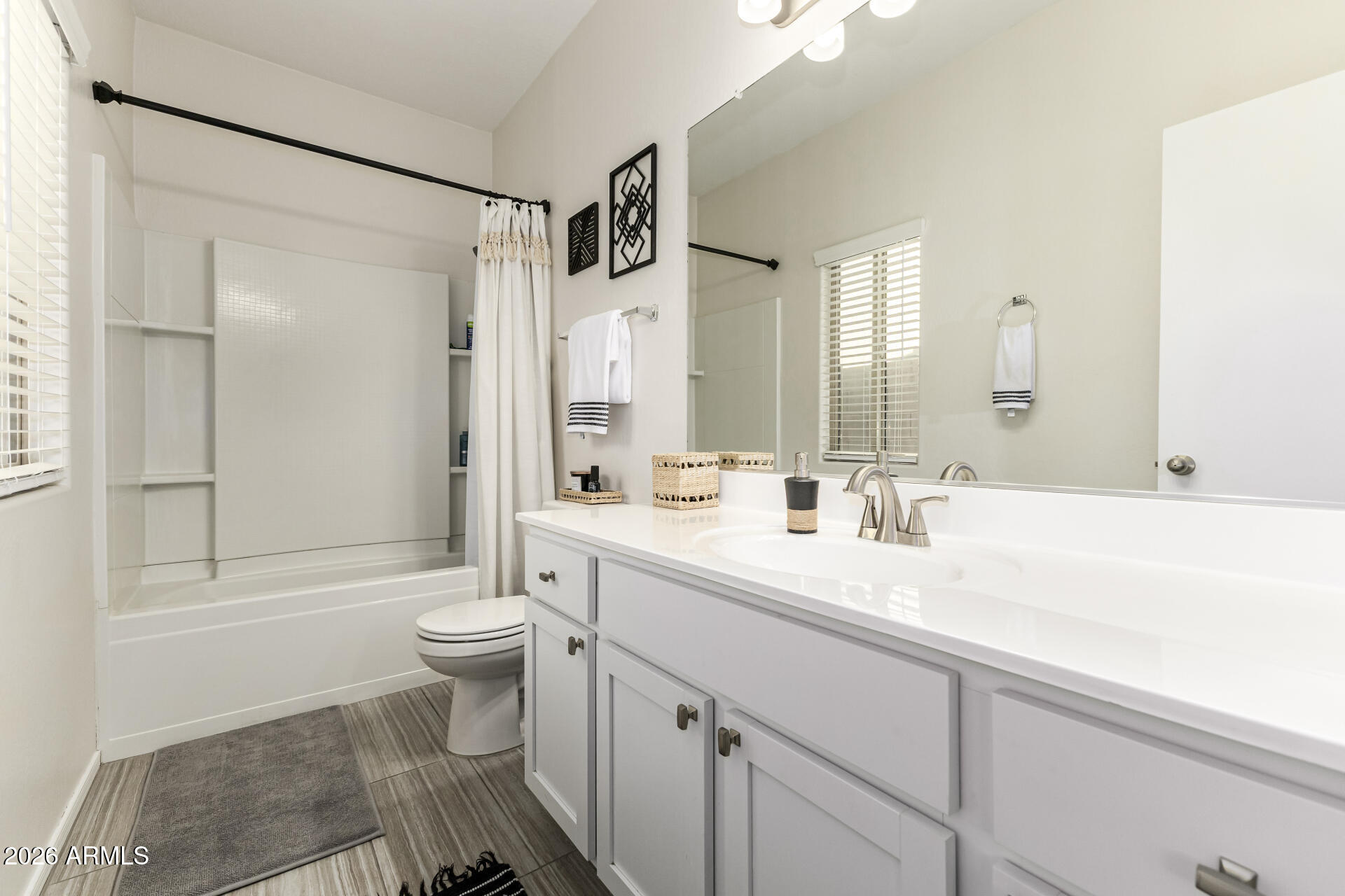 STAGECOACH TRAILS SUBDIVISION 2016029477 - Residential