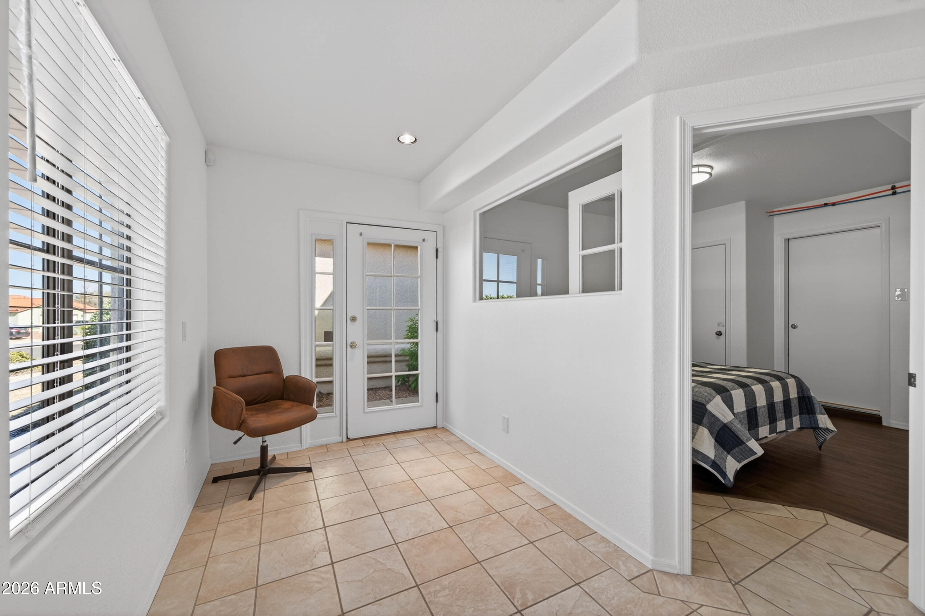 CANYON DE FLORES PHASE 1A - Residential Lease