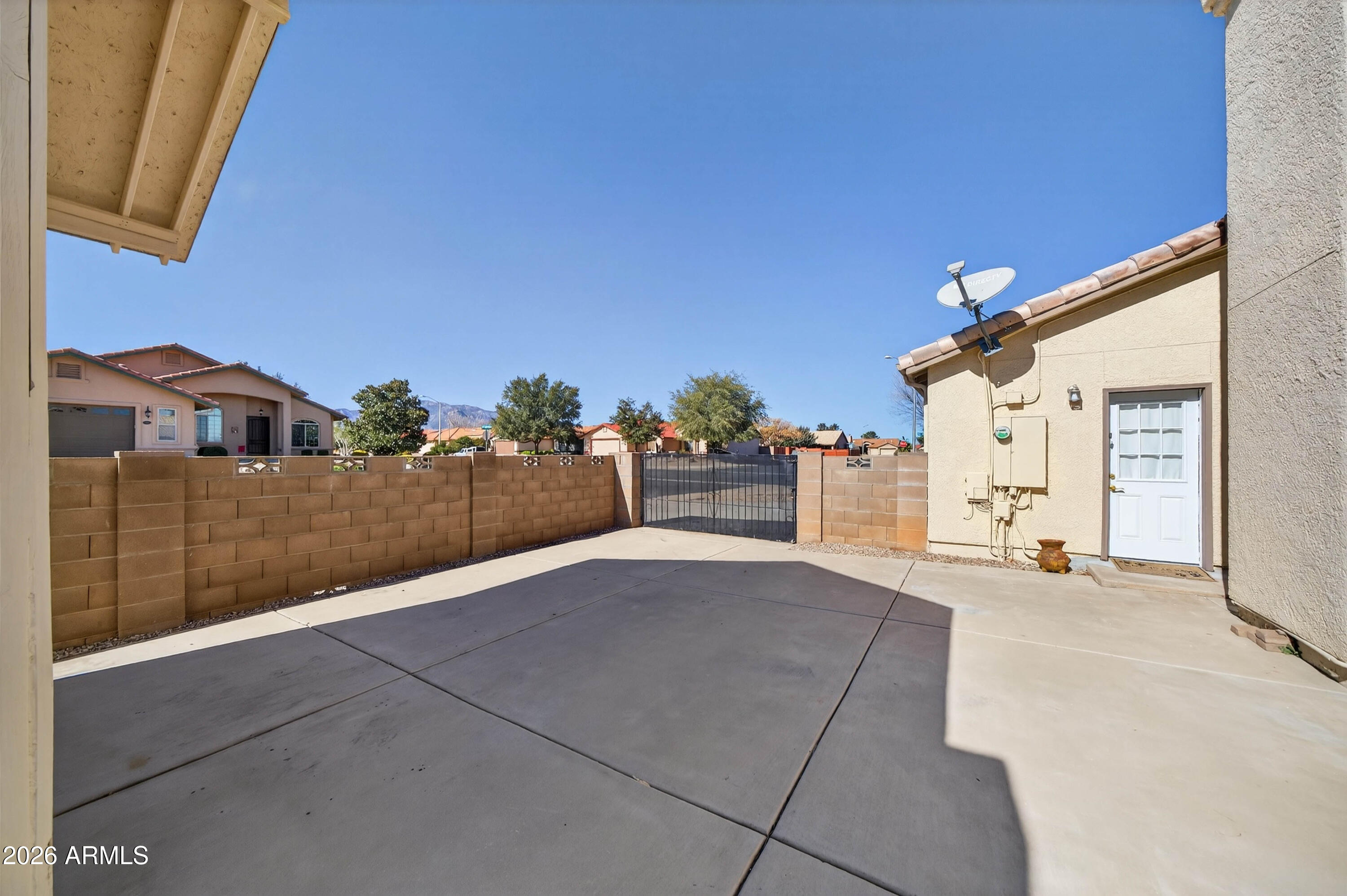 CANYON DE FLORES PHASE 1A - Residential Lease