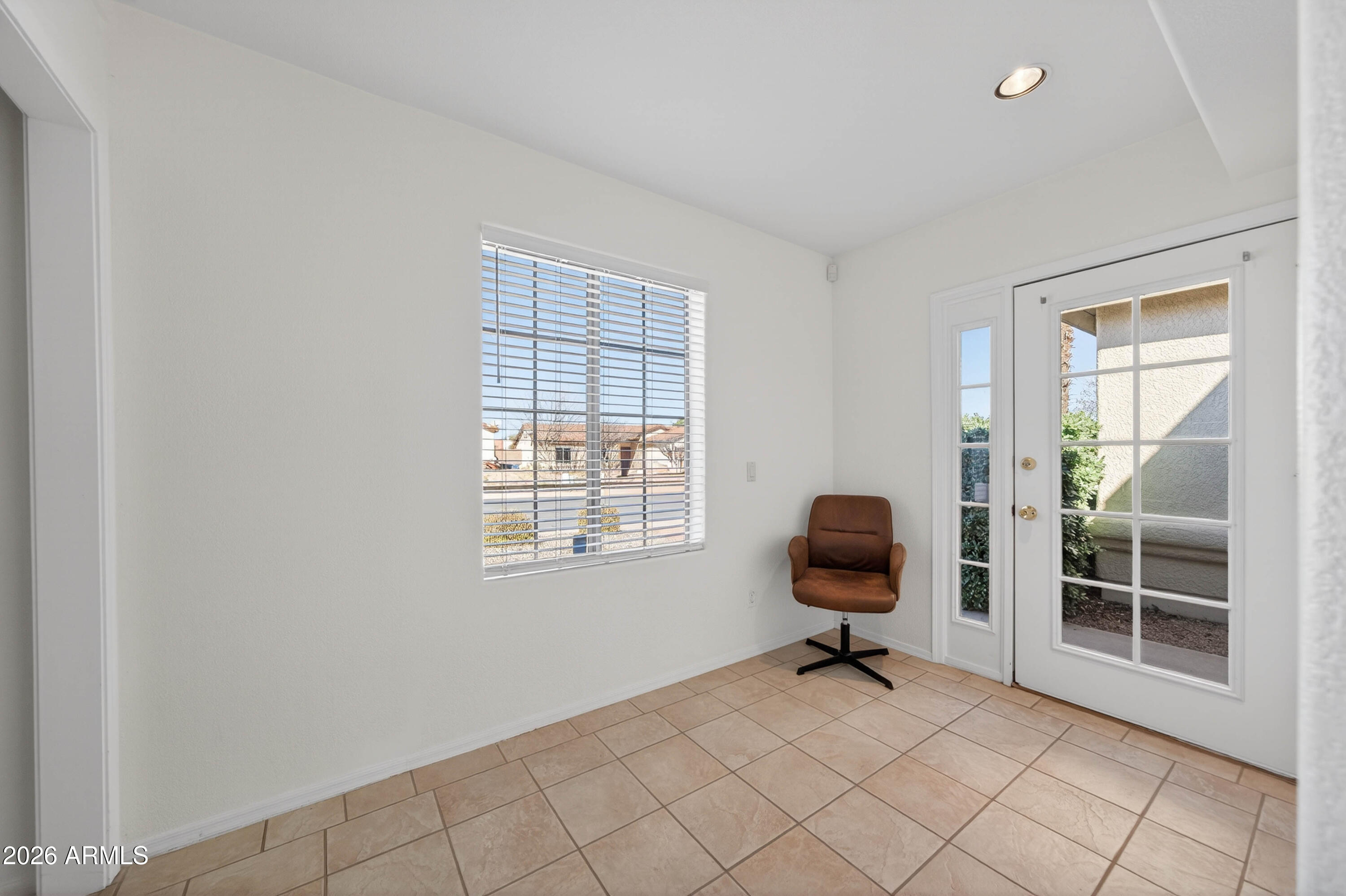 CANYON DE FLORES PHASE 1A - Residential Lease