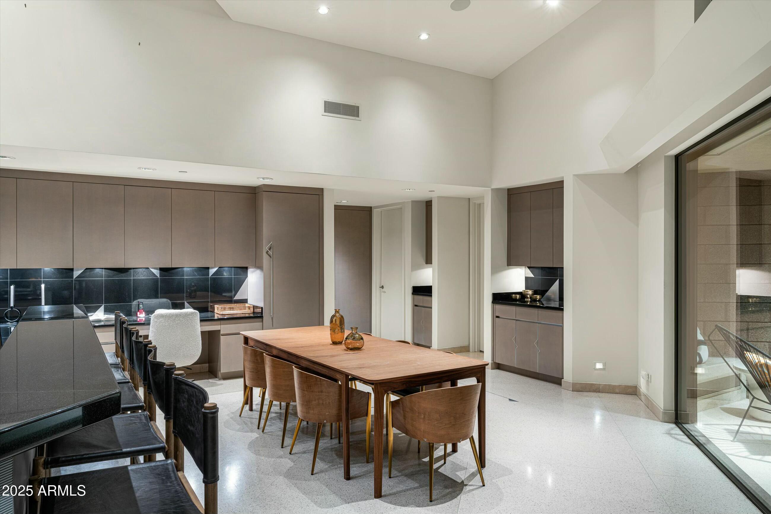 CASA DENNIS 1 - Residential