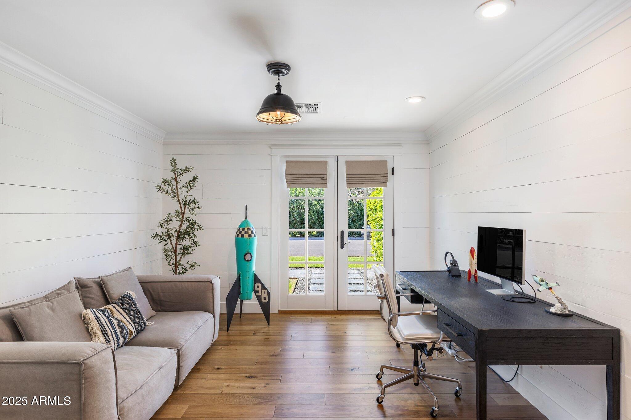 PICKWICK ACRES - Residential
