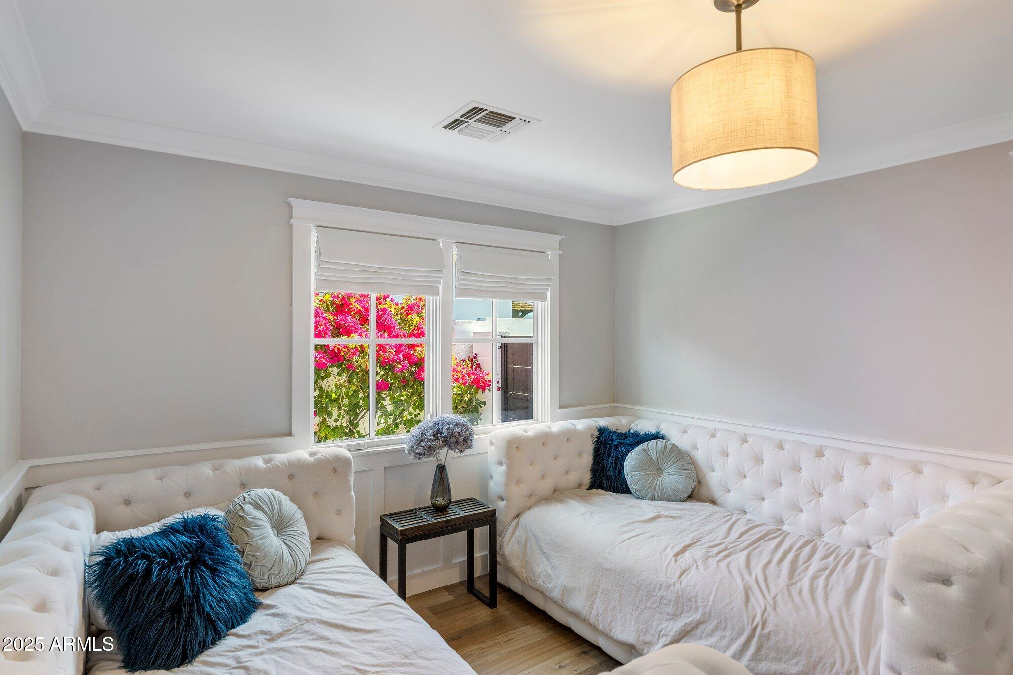 PICKWICK ACRES - Residential