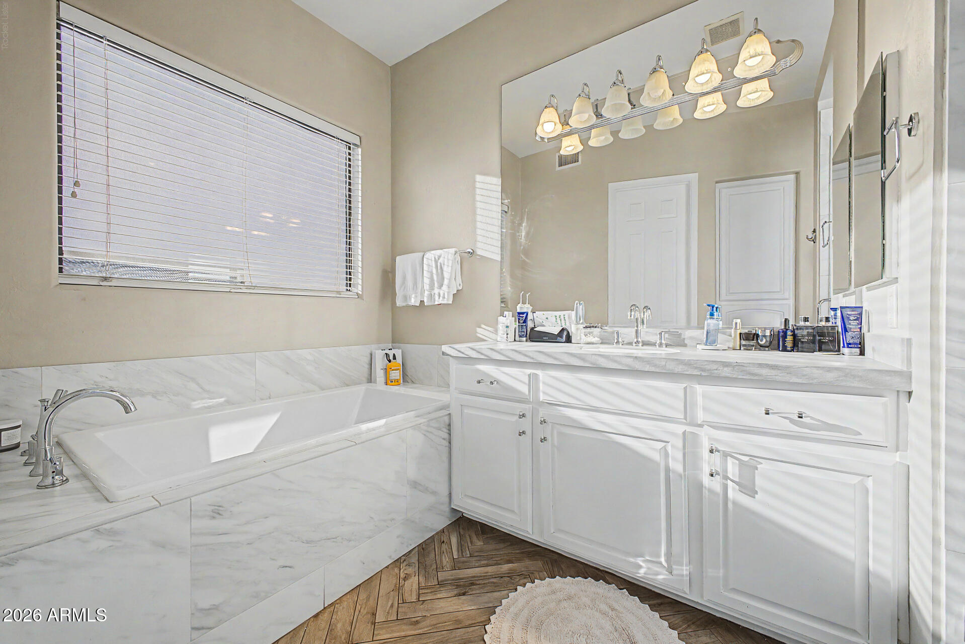 DESERT RIDGE LOT 31 - Residential