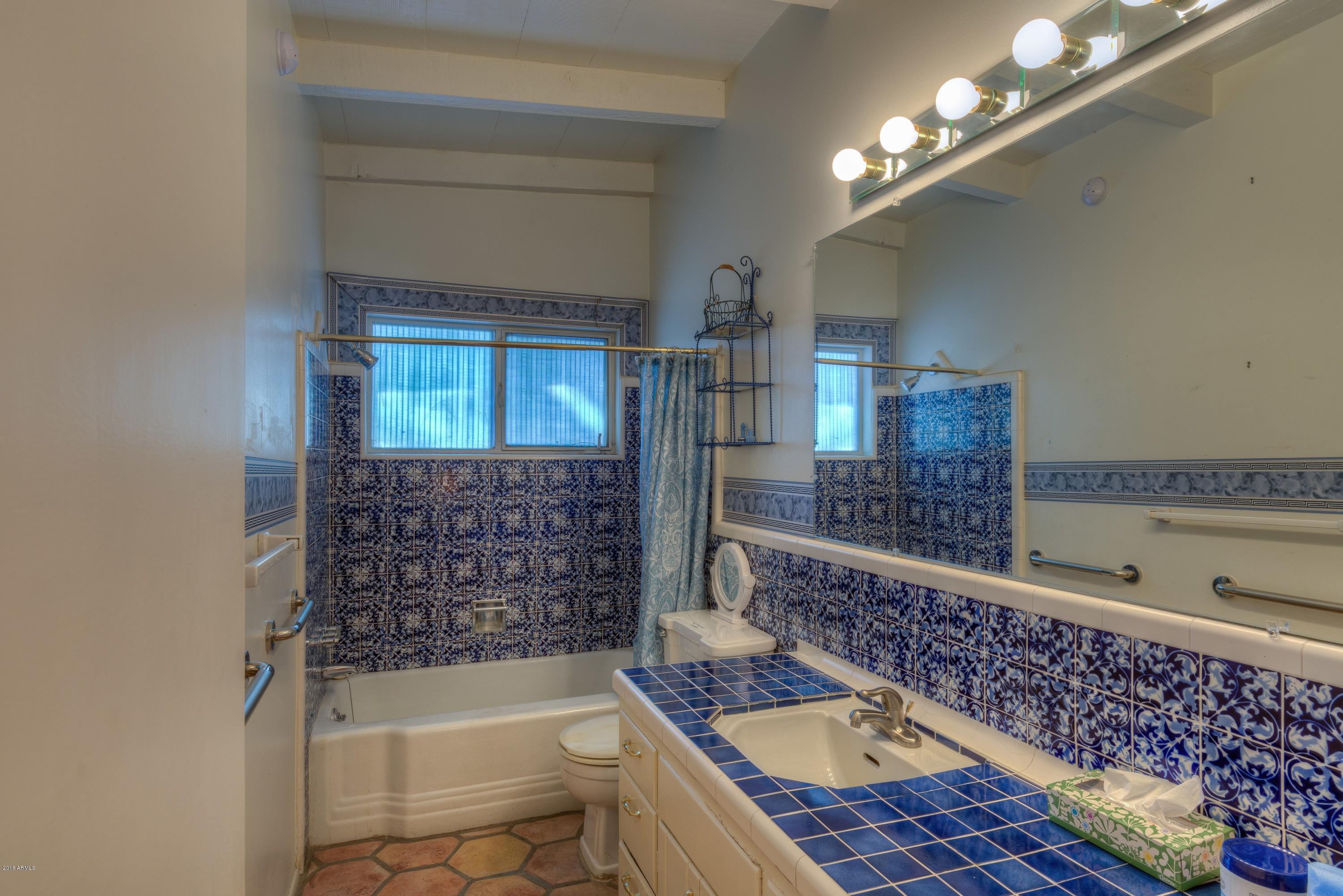NAUNI VALLEY RANCH - Residential