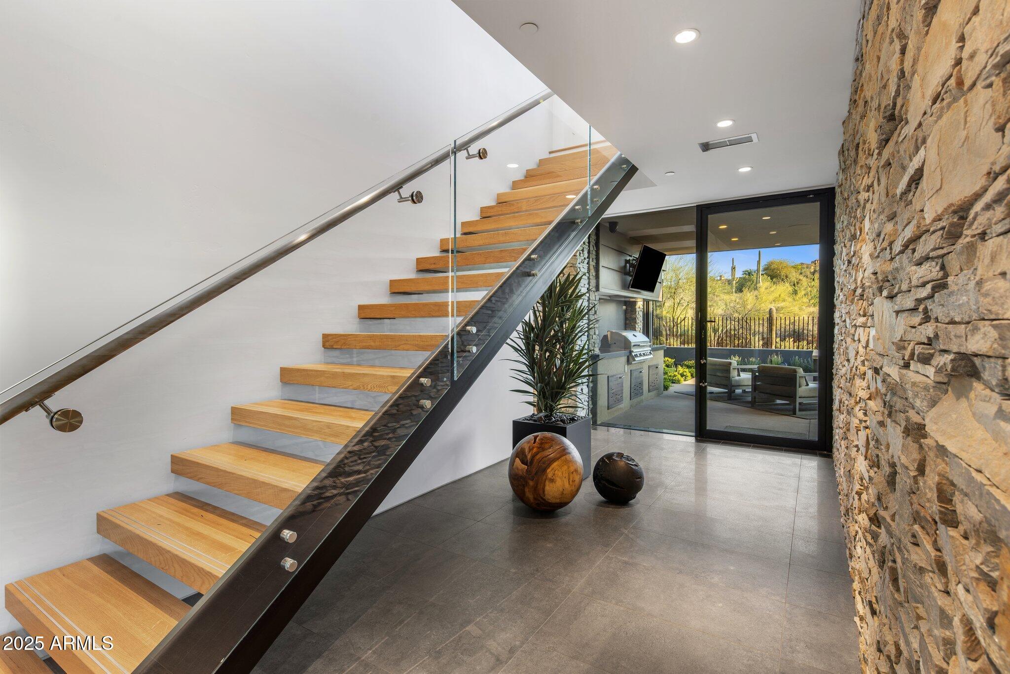 ESTANCIA - Residential