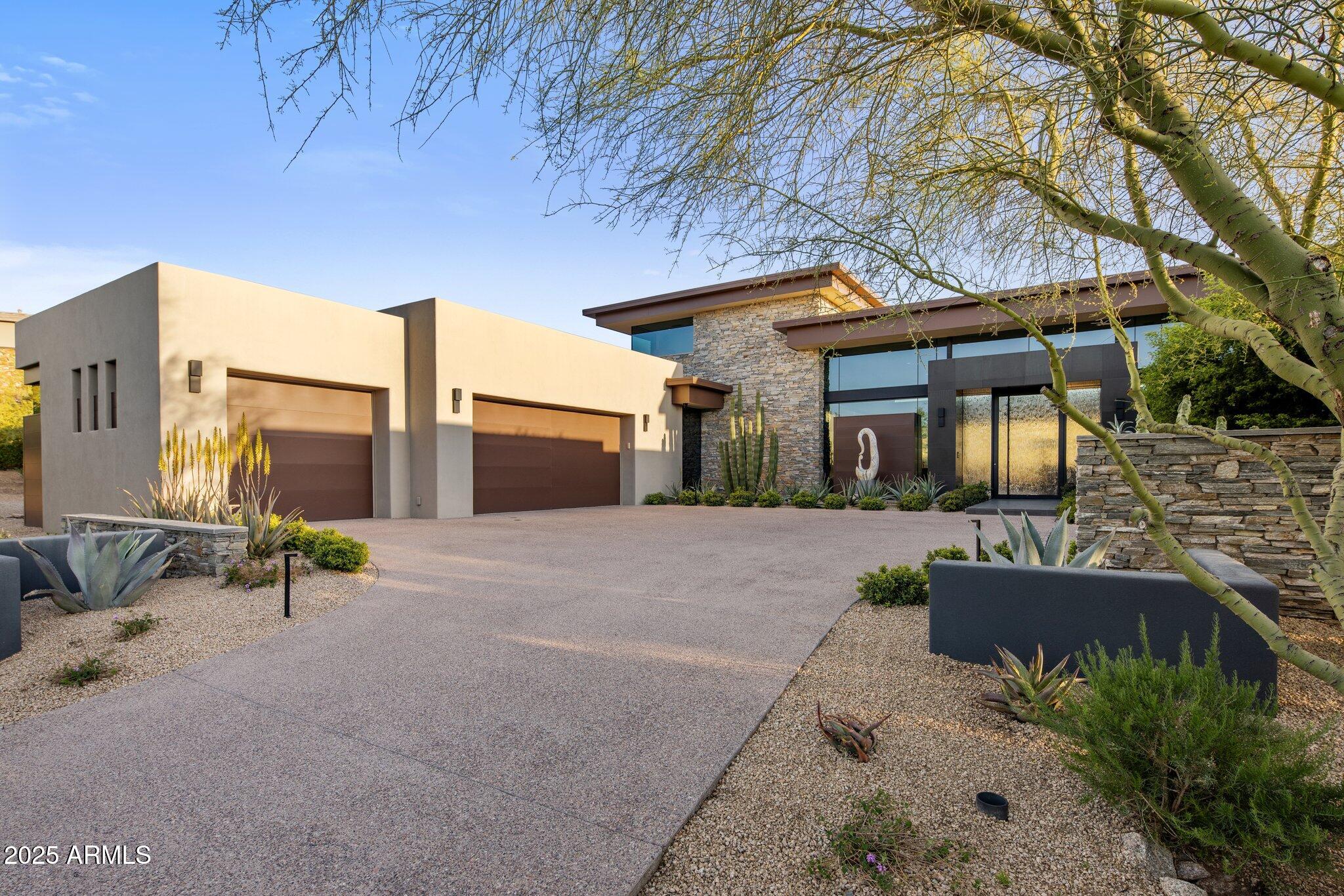 ESTANCIA - Residential