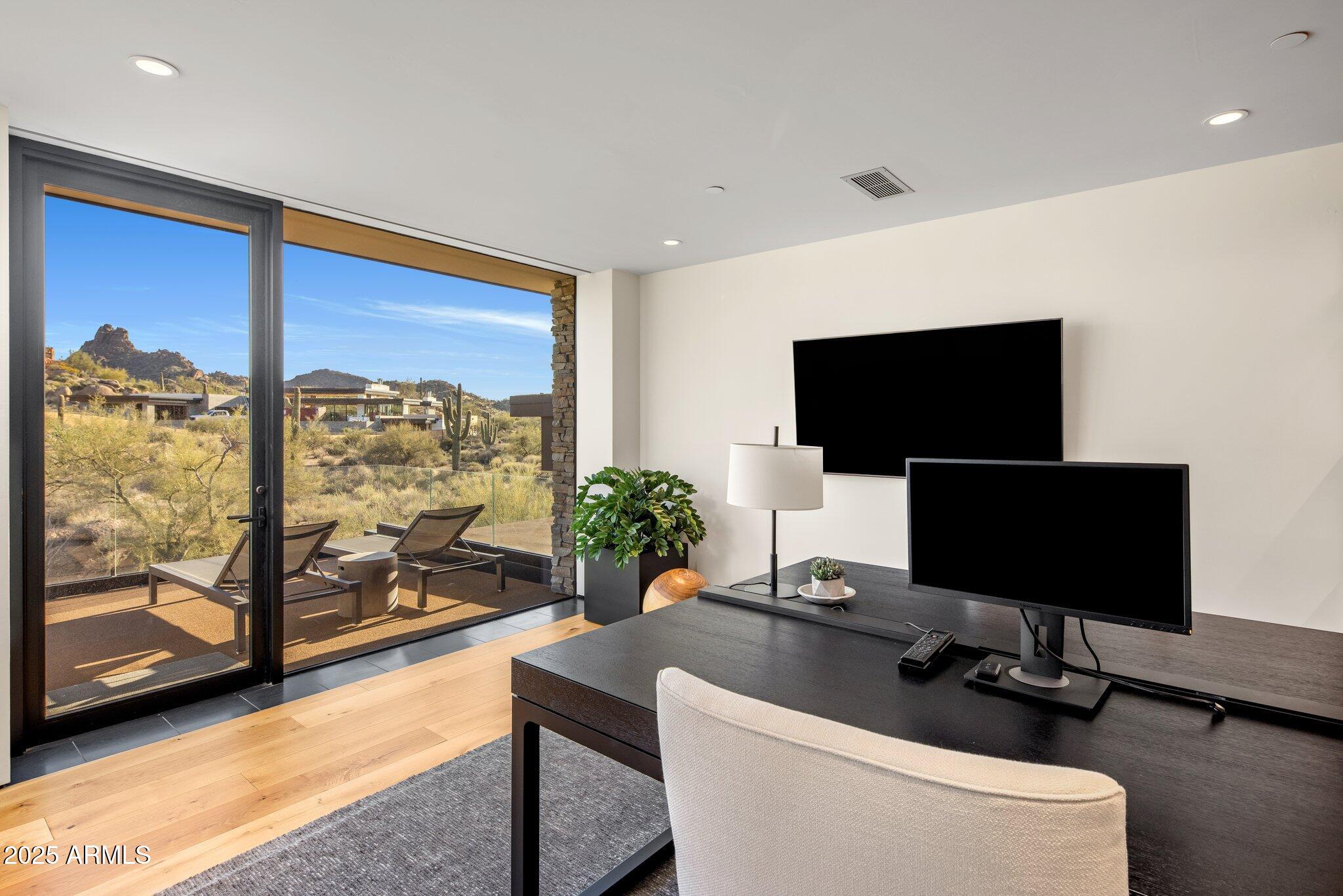 ESTANCIA - Residential