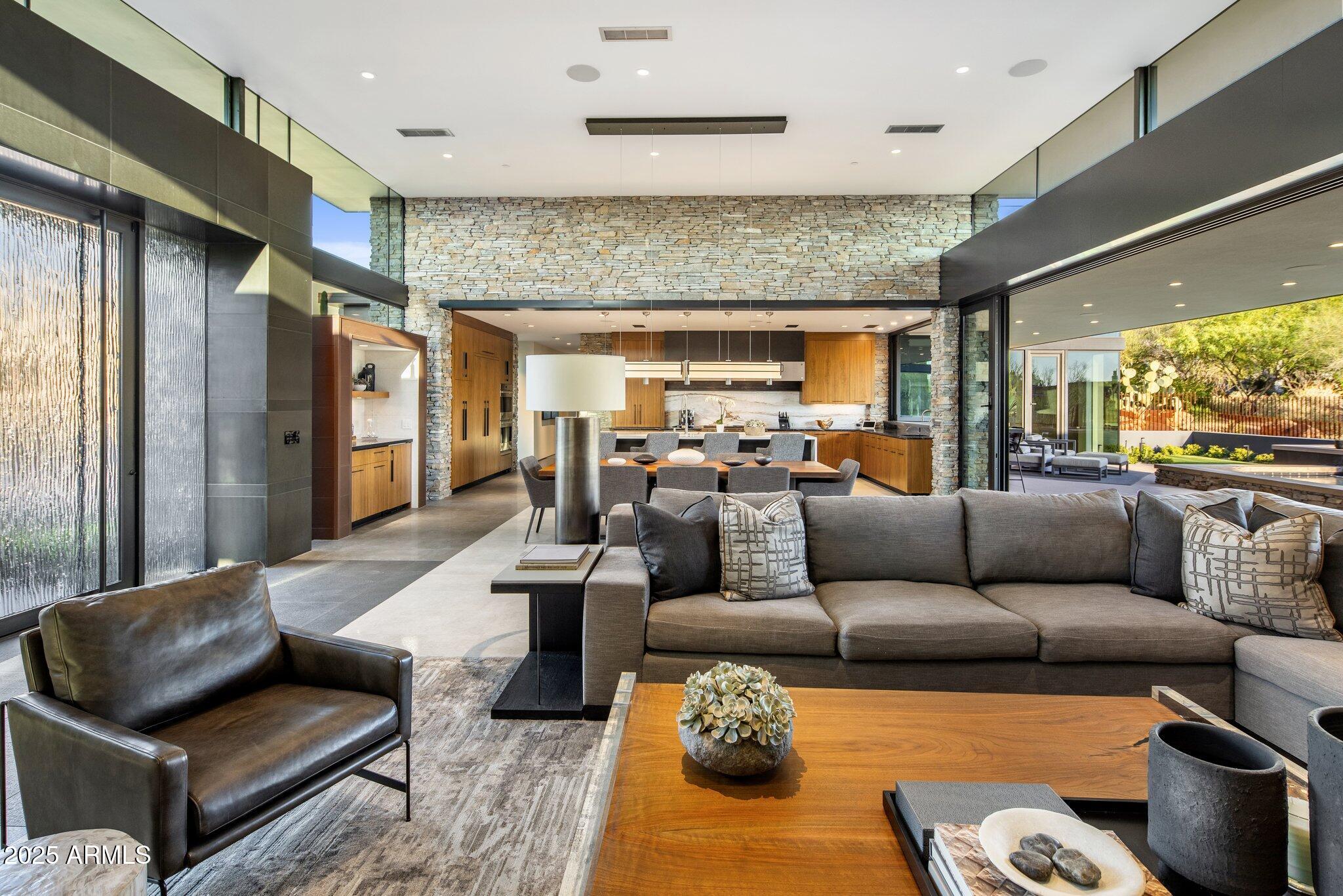 ESTANCIA - Residential