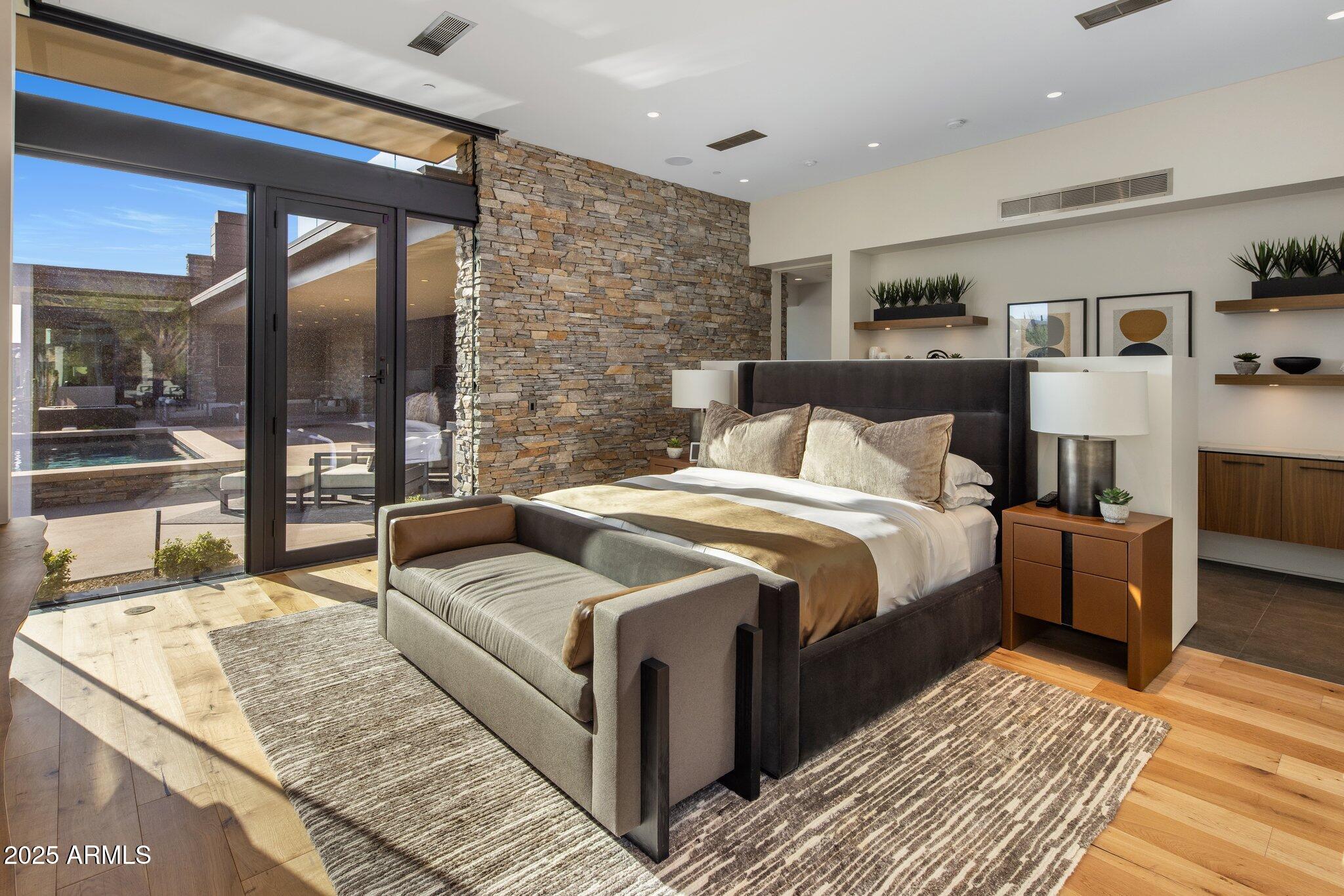 ESTANCIA - Residential