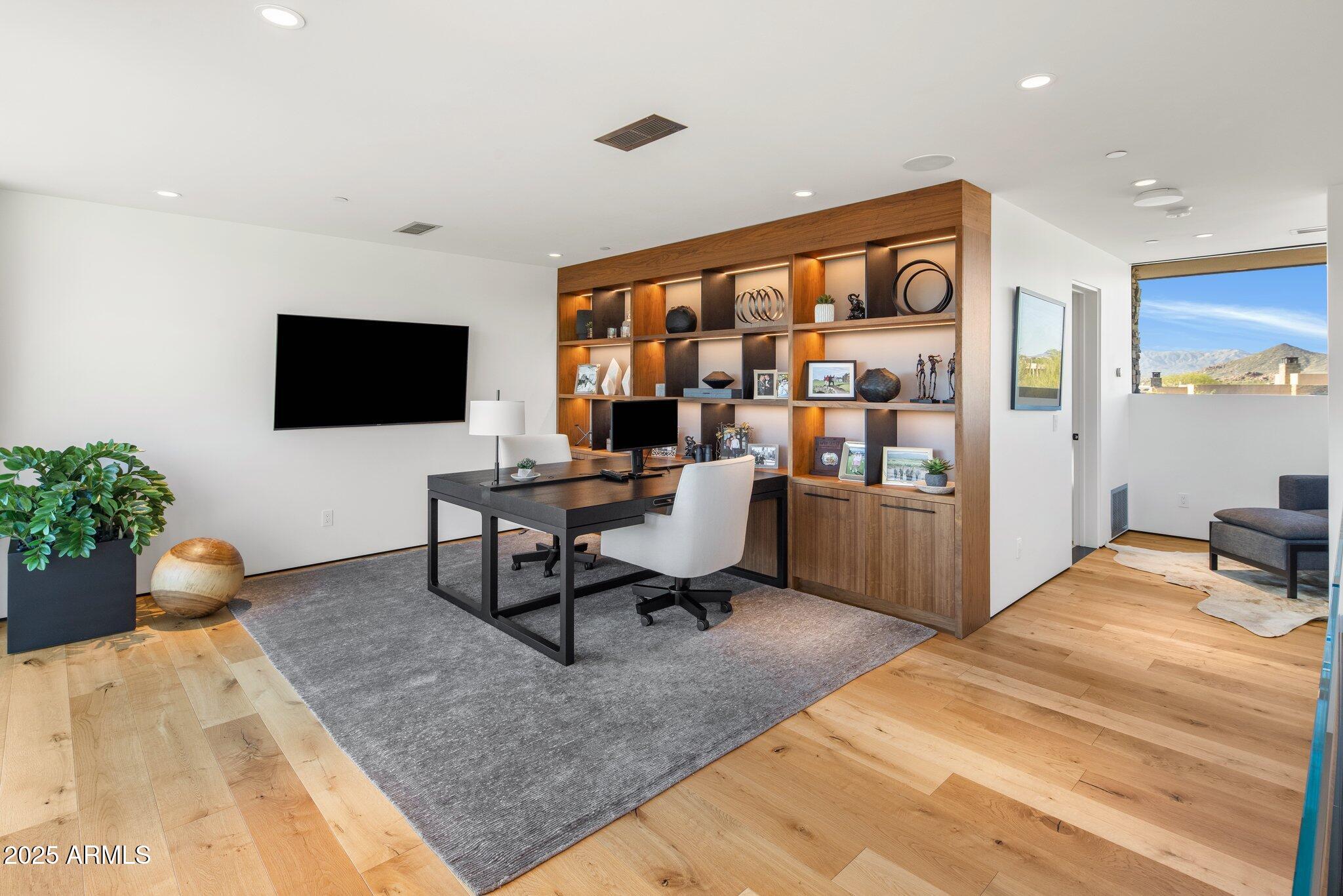 ESTANCIA - Residential