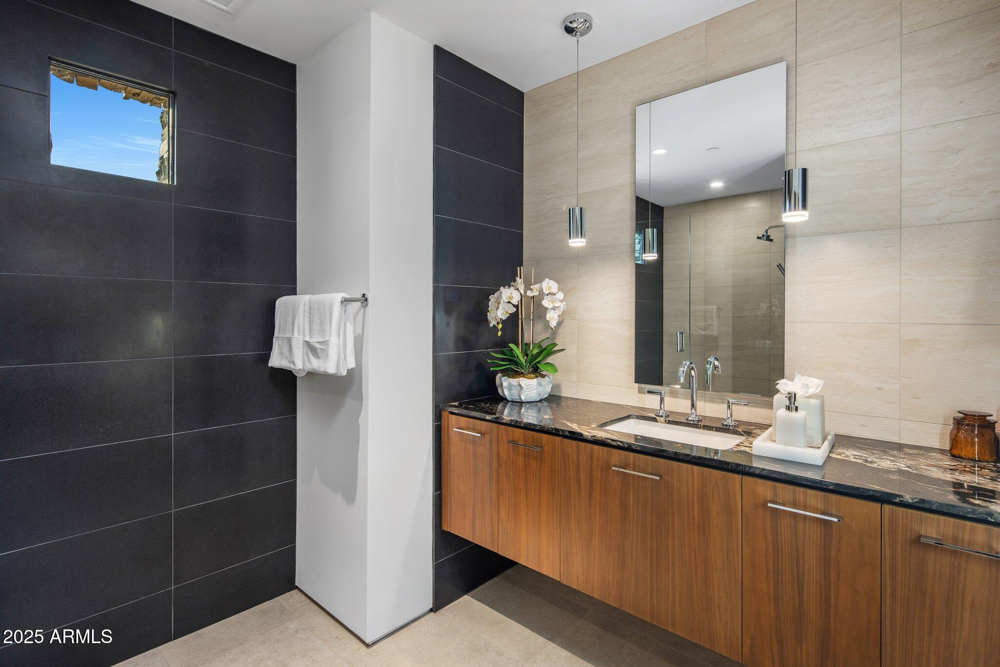 ESTANCIA - Residential