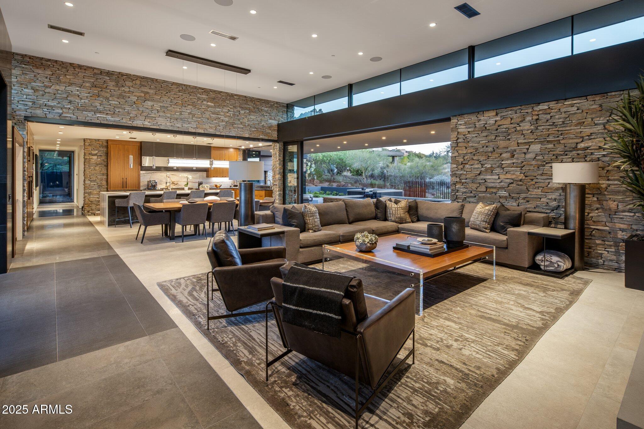 ESTANCIA - Residential
