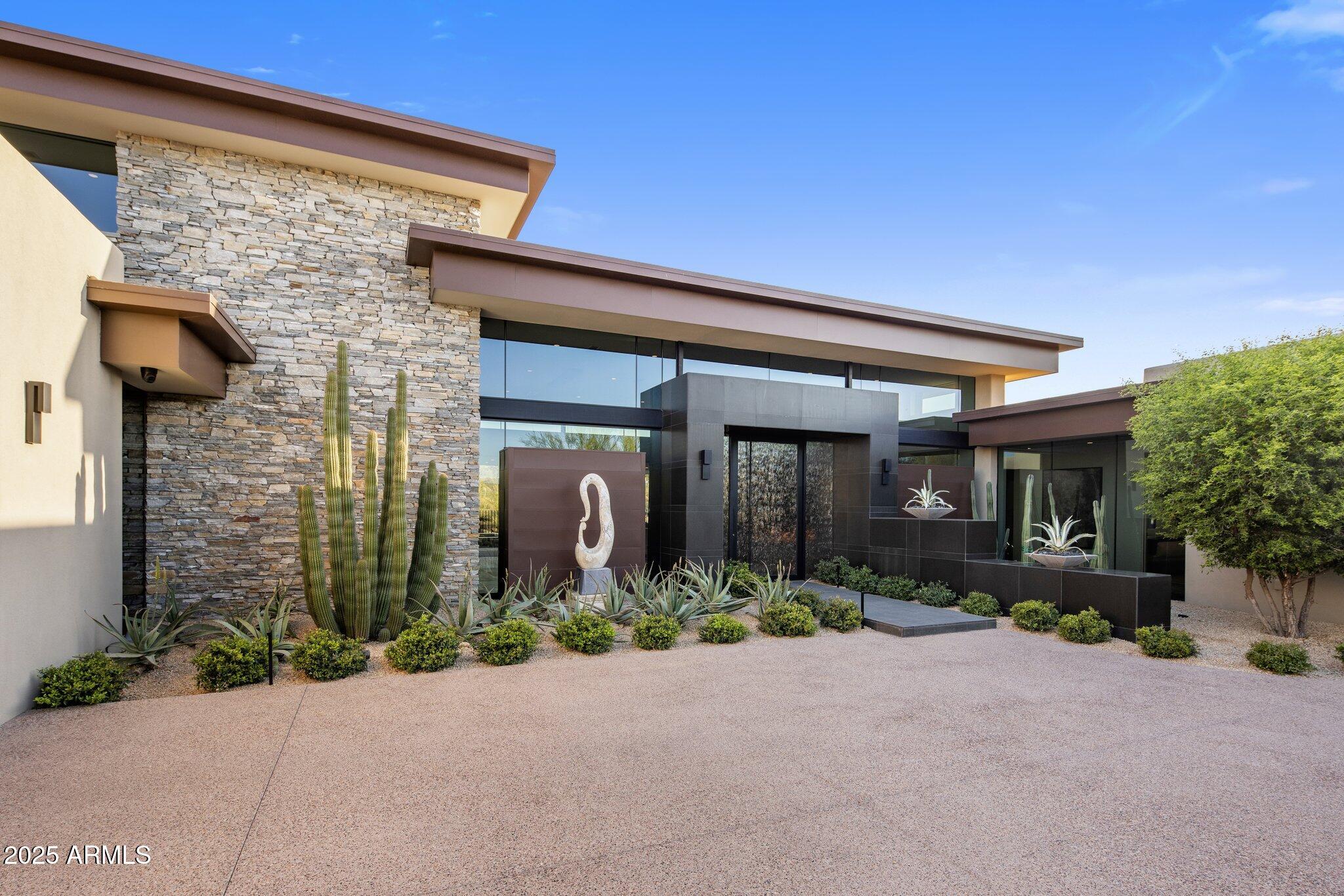 ESTANCIA - Residential