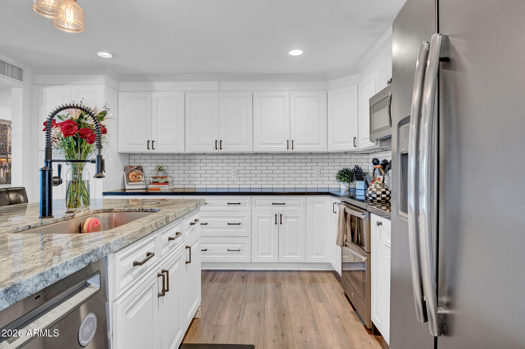 PARADISE VALLEY OASIS NO. 8 - Residential Lease