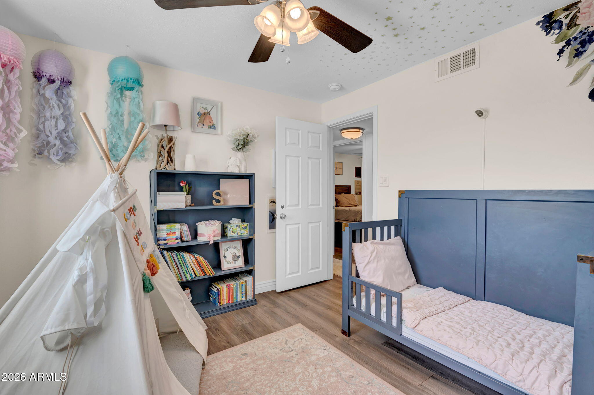 PARADISE VALLEY OASIS NO. 8 - Residential Lease
