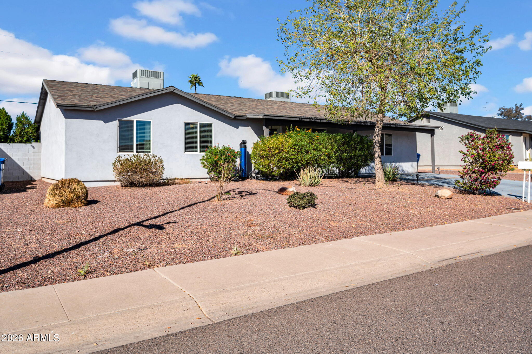 PARADISE VALLEY OASIS NO. 8 - Residential Lease