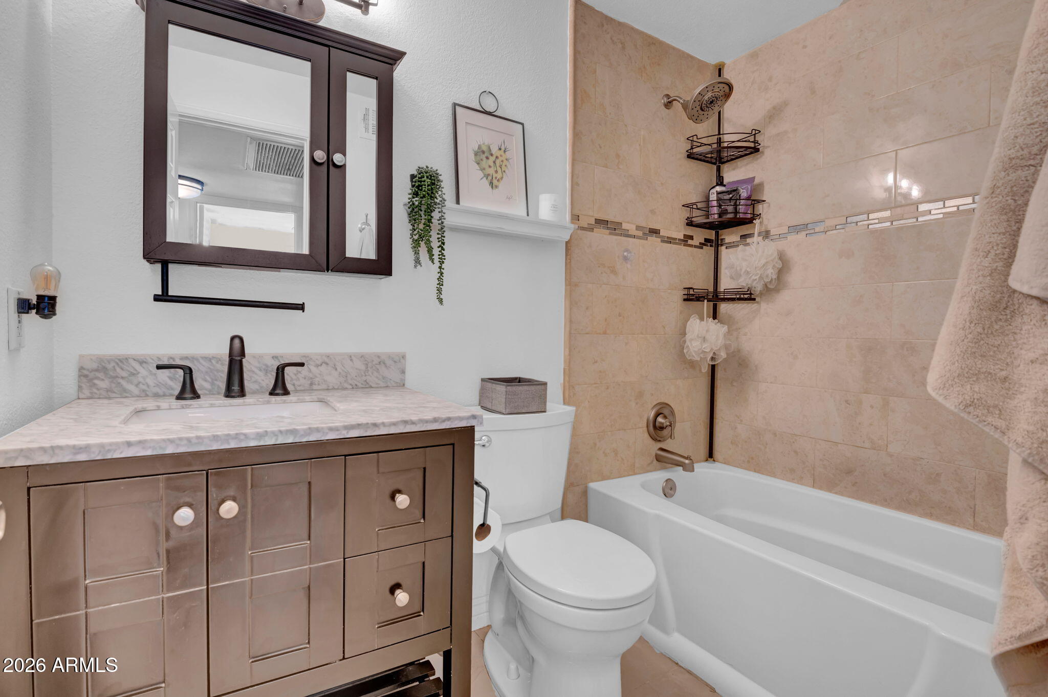 PARADISE VALLEY OASIS NO. 8 - Residential Lease