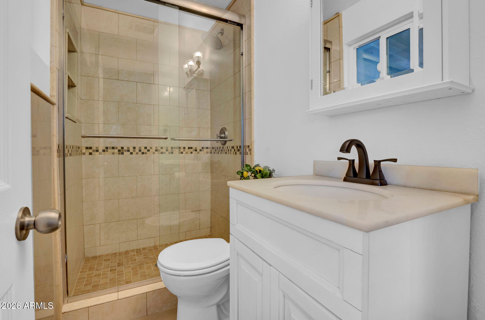 PARADISE VALLEY OASIS NO. 8 - Residential Lease