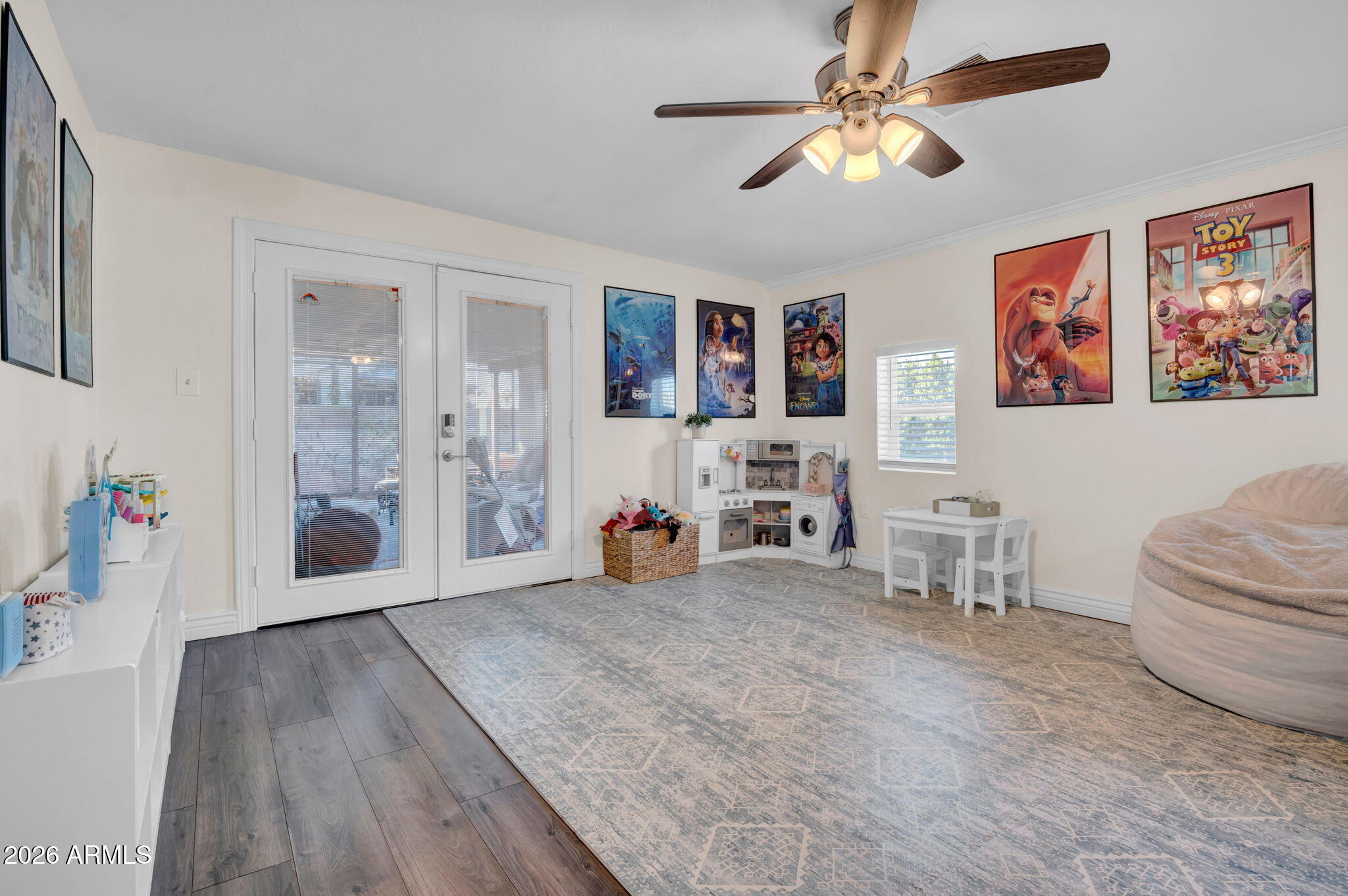 PARADISE VALLEY OASIS NO. 8 - Residential Lease