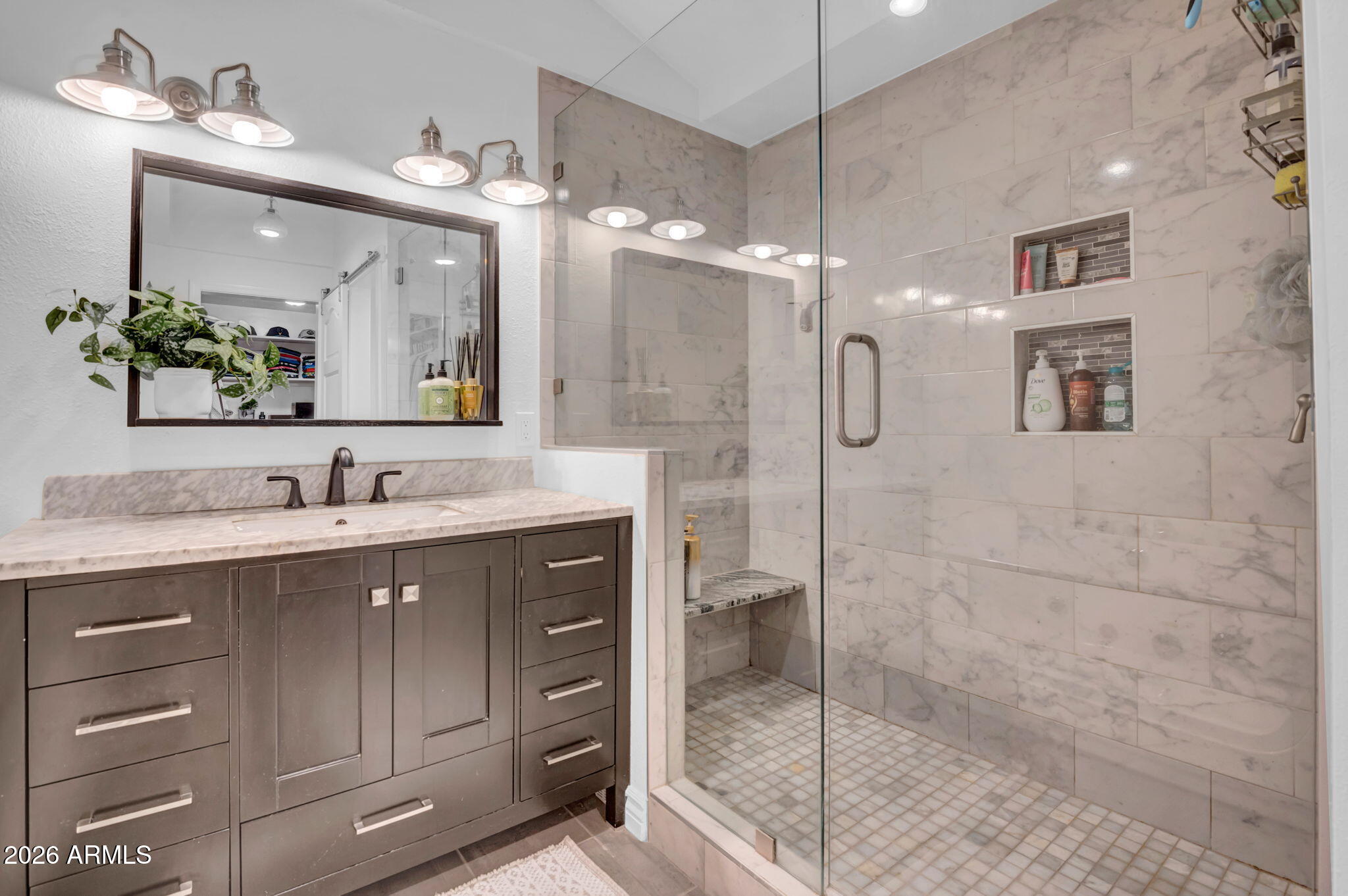 PARADISE VALLEY OASIS NO. 8 - Residential Lease