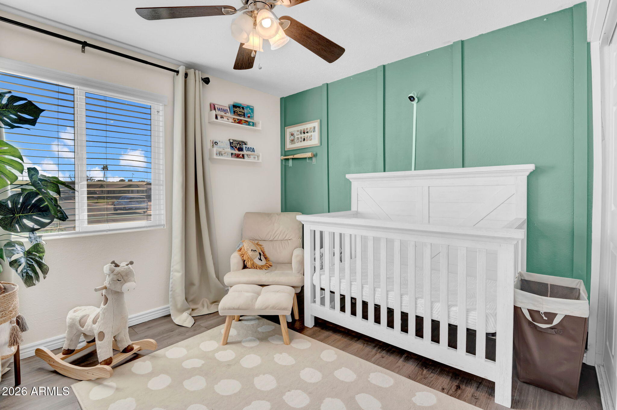 PARADISE VALLEY OASIS NO. 8 - Residential Lease