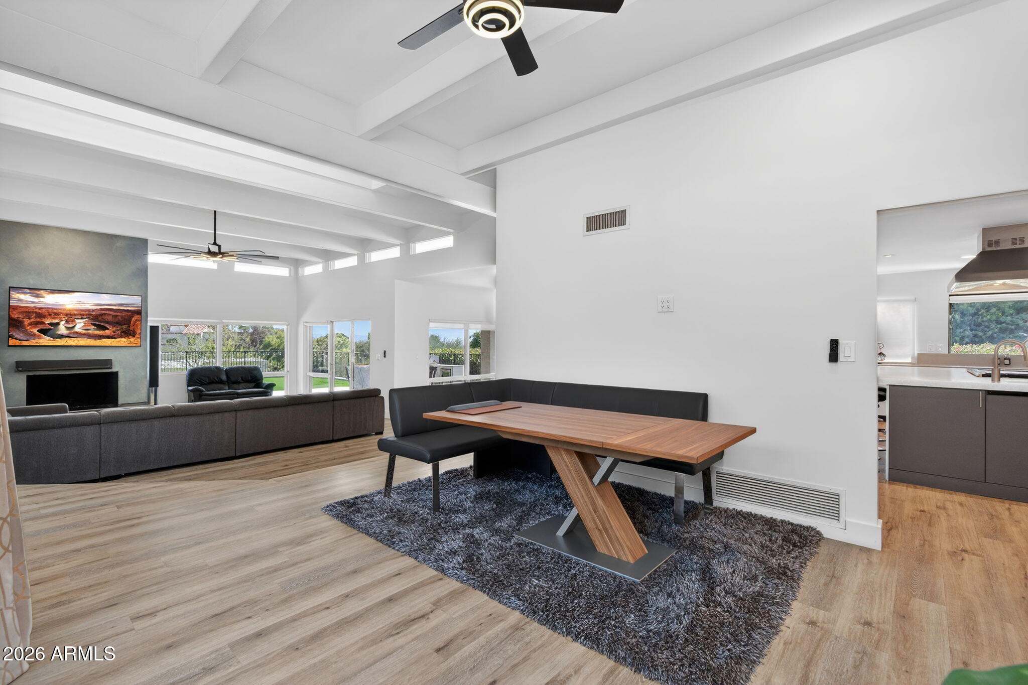 LINCOLN HILLS - Residential