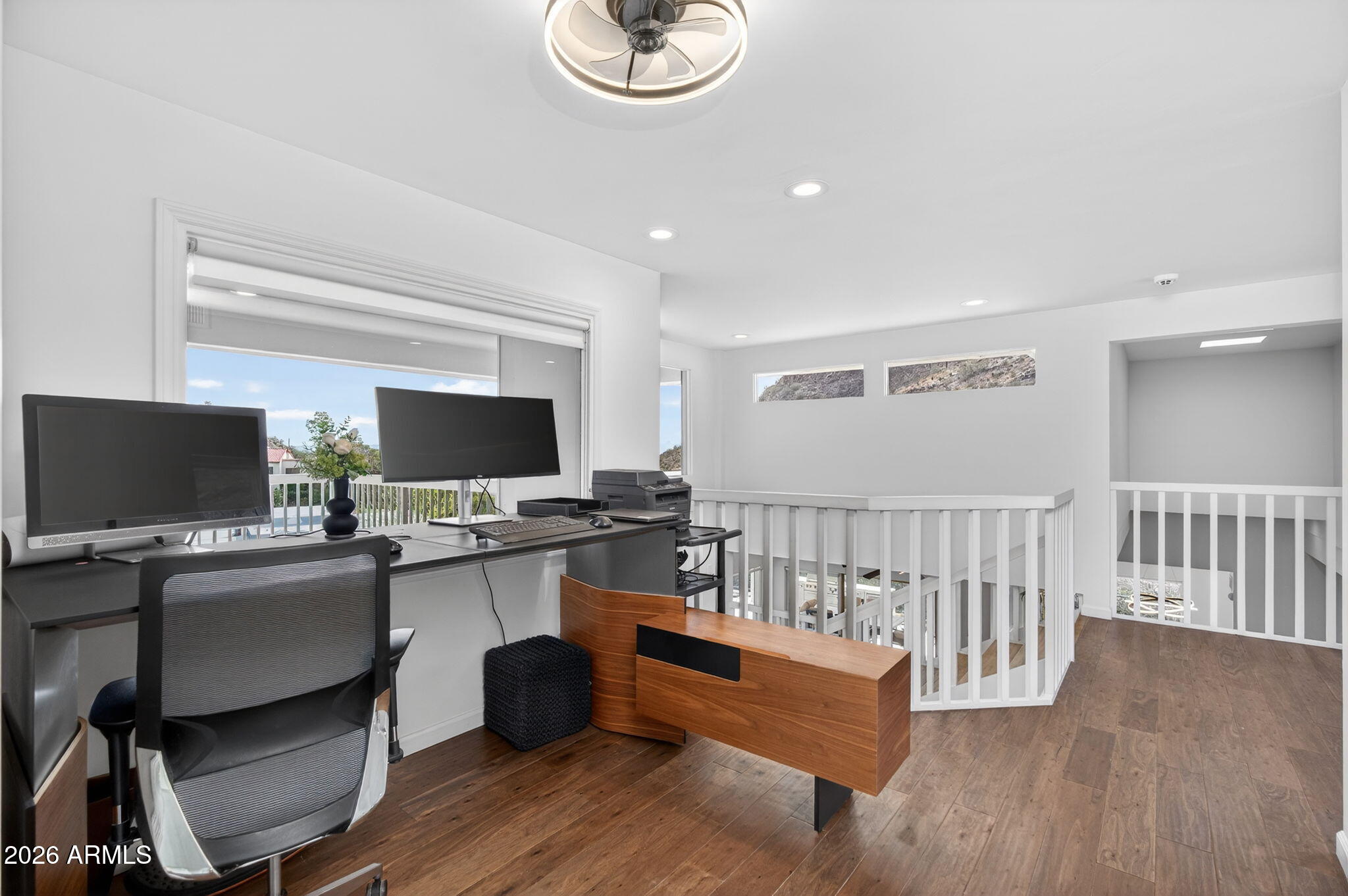 LINCOLN HILLS - Residential