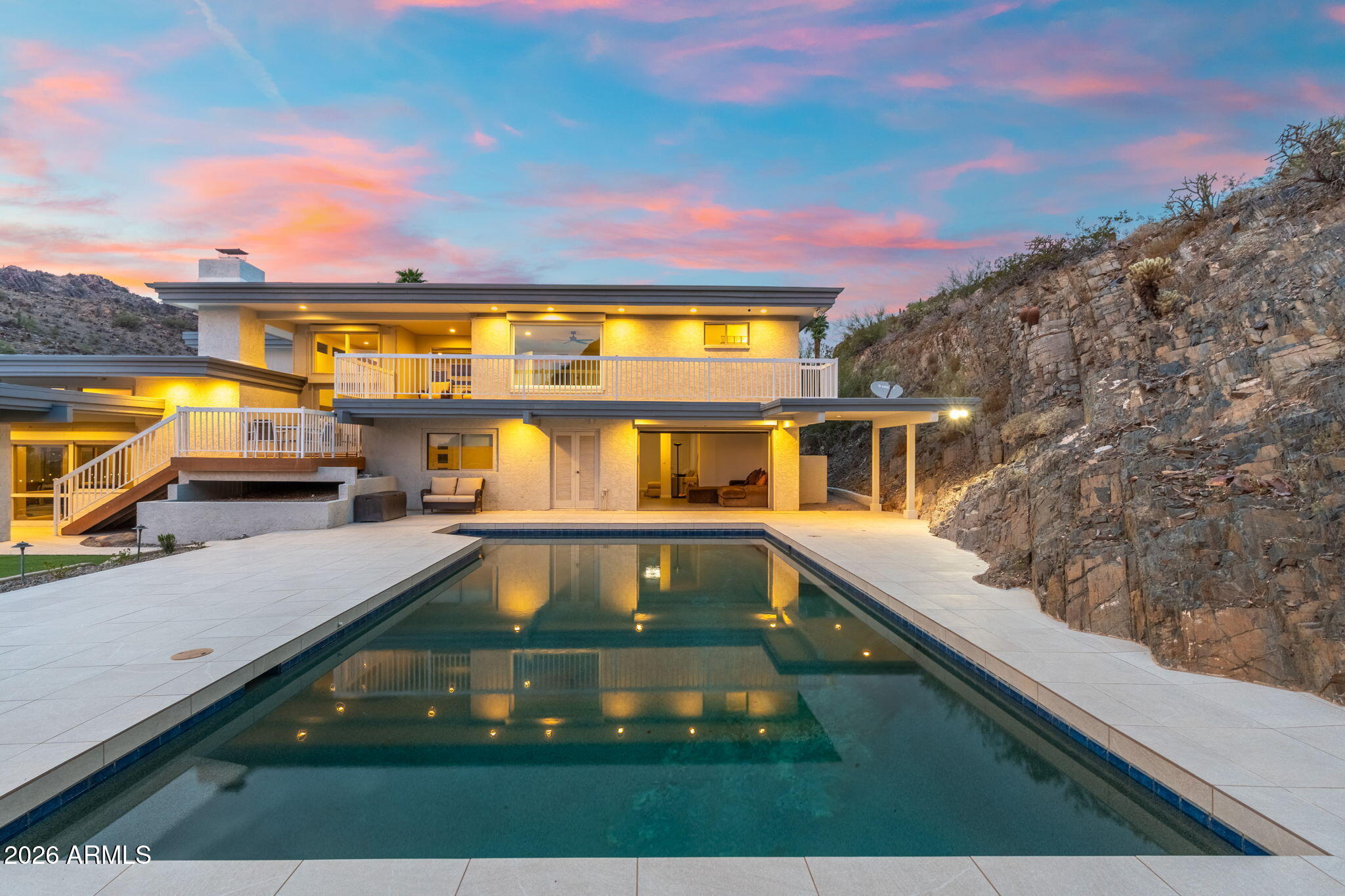 LINCOLN HILLS - Residential