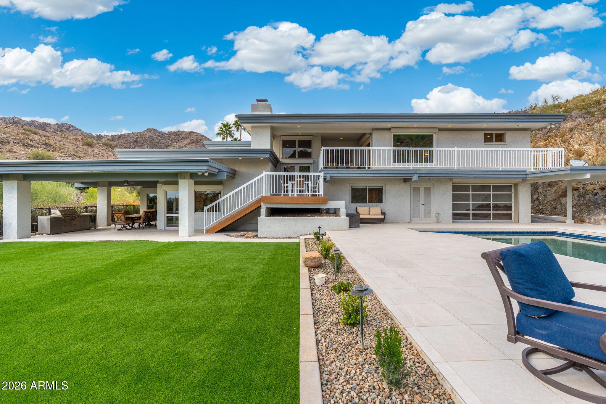 LINCOLN HILLS - Residential