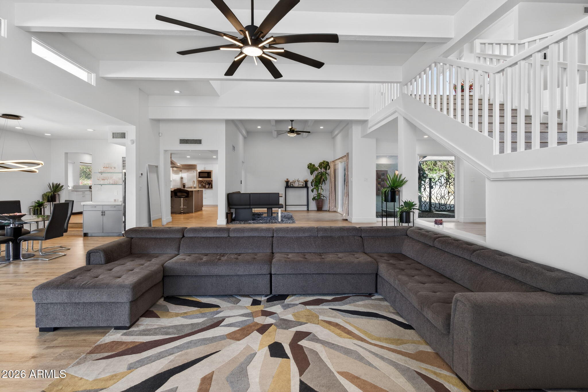 LINCOLN HILLS - Residential