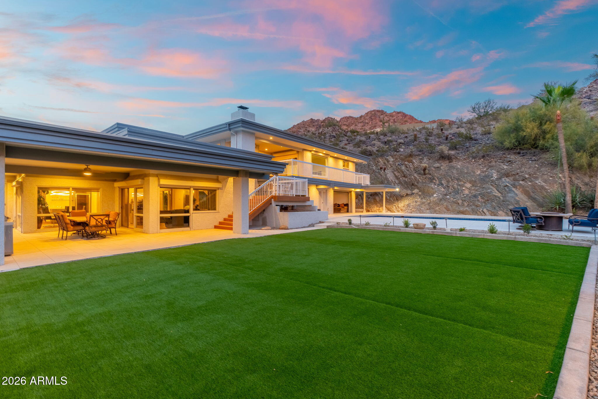 LINCOLN HILLS - Residential