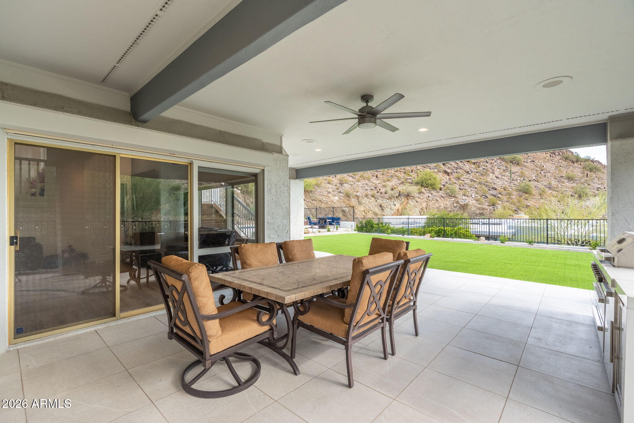 LINCOLN HILLS - Residential