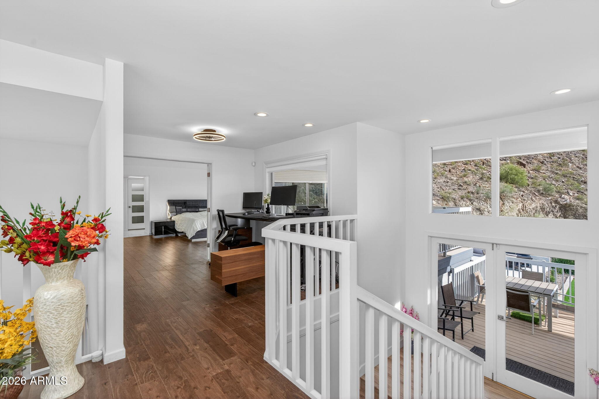LINCOLN HILLS - Residential
