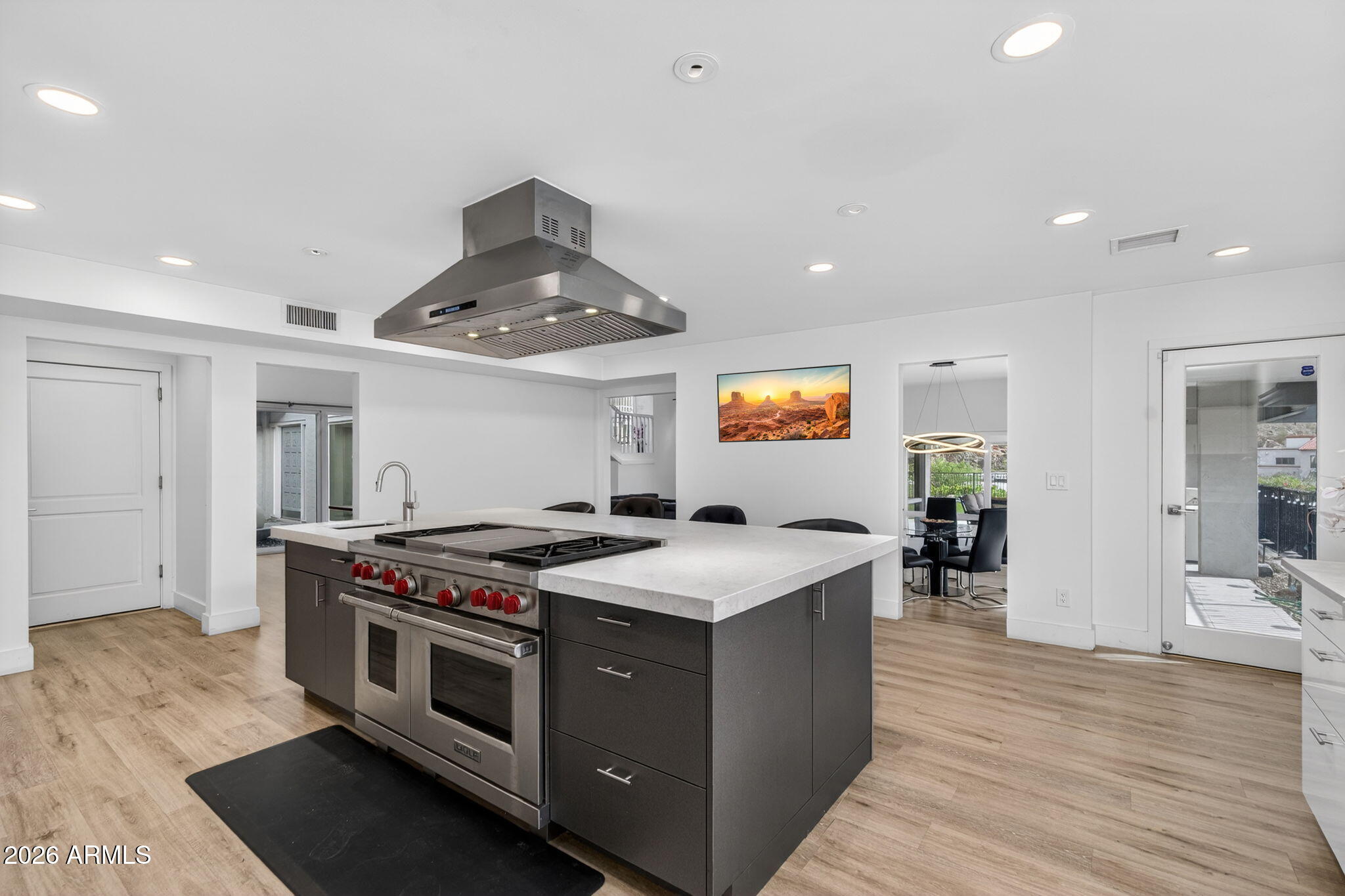LINCOLN HILLS - Residential