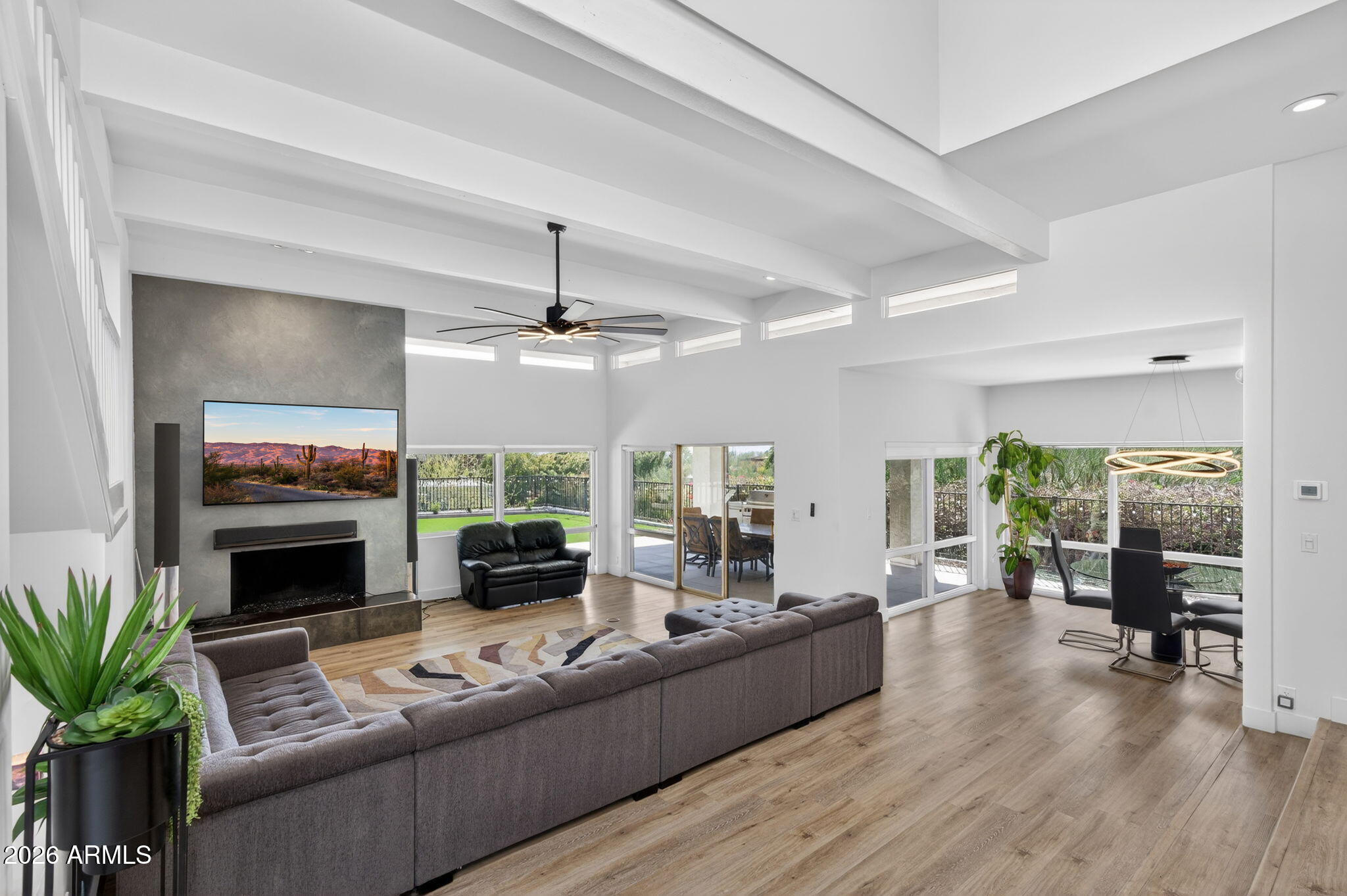 LINCOLN HILLS - Residential