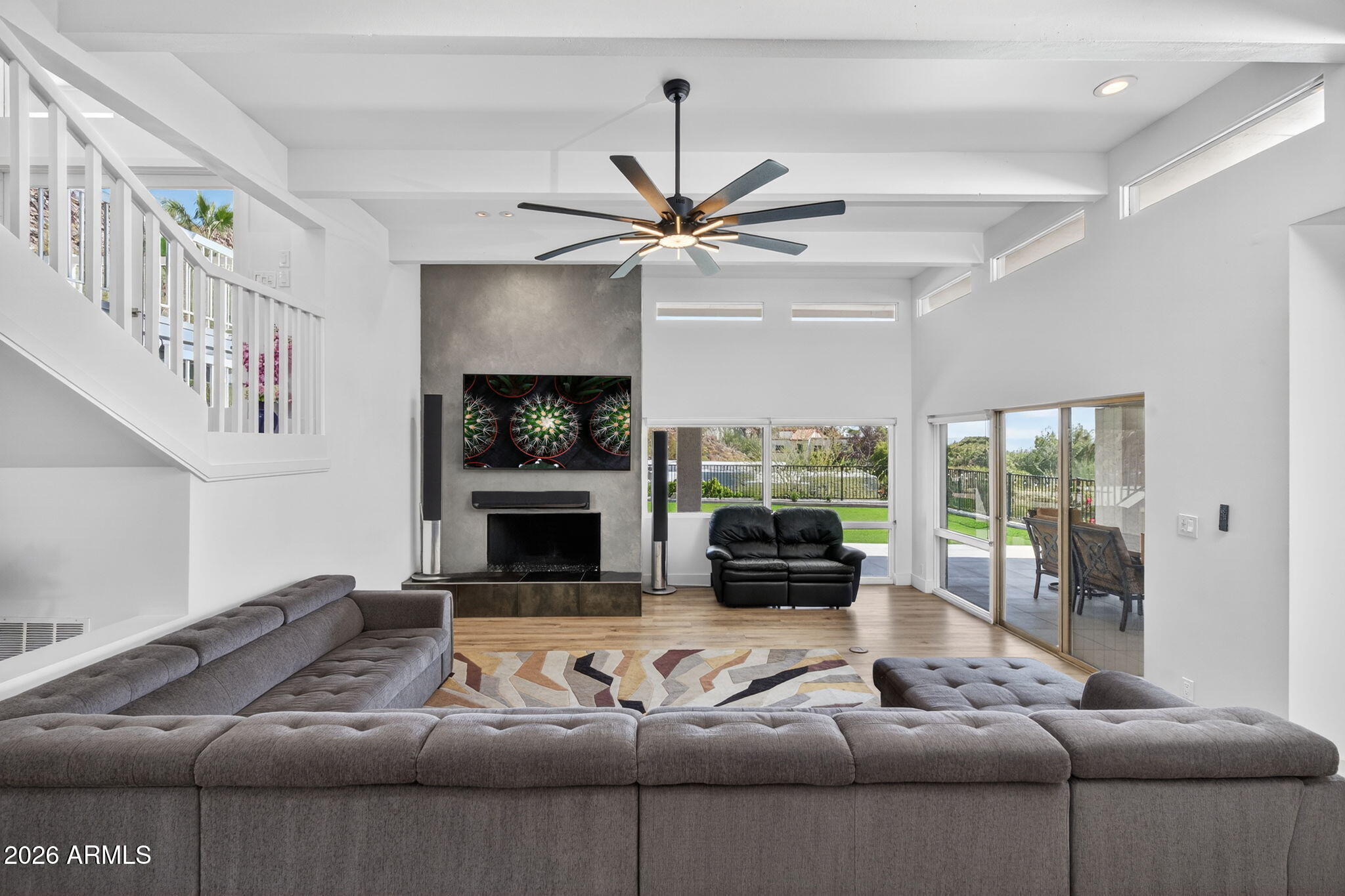 LINCOLN HILLS - Residential